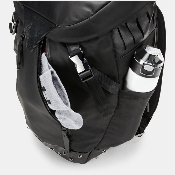 Backpack - Picture 5 of 7